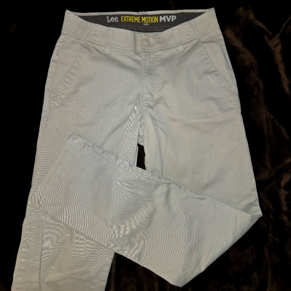 Lee Extreme Motion Khaki pants Slim Fit